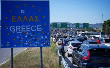 Me rritjen e çmimeve, grekët kalojnë kufirin drejt Maqedonisë së Veriut dhe Bullgarisë për karburant më të lirë