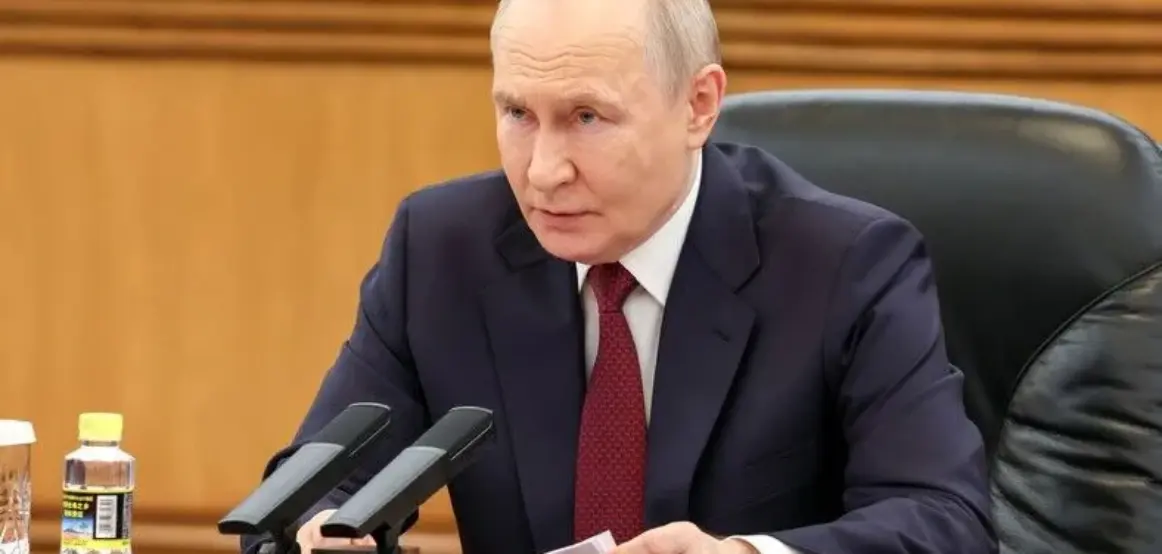 Putin: Rusia nuk do të “vrapojë nëpër botë duke lypur poshtërueshëm lëmoshë”