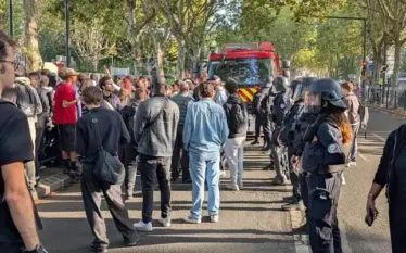 Francë, arrestohen mbi 400 persona gjatë bllokimit të shkollave të mesme