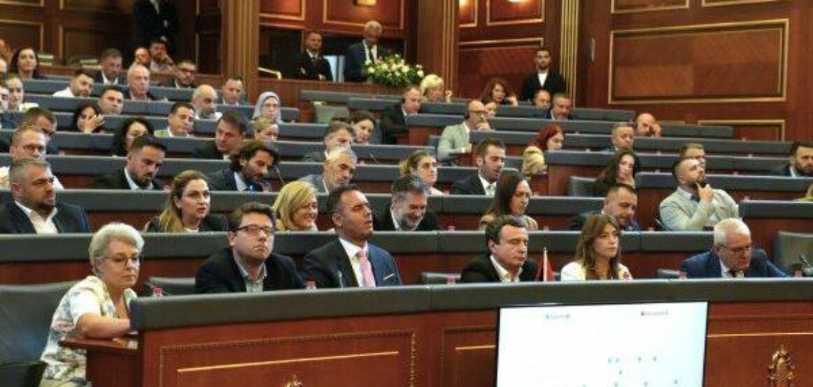 Deputeti i VV-së: Do të bëjmë të gjitha përpjekjet për ta zgjedhur Presidentin deri më 6 tetor