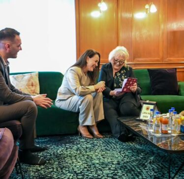 Presidentja Shiroka Pula vizitoi familjet e krerëve të UÇK-së dhe shprehu mbështetjen institucionale në përpjekjet për drejtësi