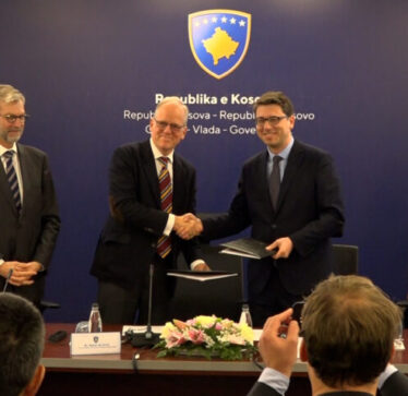 Kosova nënshkruan marrëveshje prej 41 milionë eurosh për pajisje mjekësore dhe infrastrukturë shëndetësore