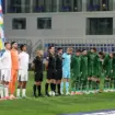 Futbollistët irlandezë ulin kokat edhe në Serbi gjatë himnit të Izraelit dhe refuzojnë shtrëngimin e duarve