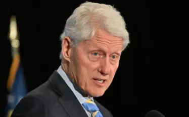 Bill Clinton: Jam lodhur duke parë myslimanët të poshtërohen vetëm pse janë myslimanë