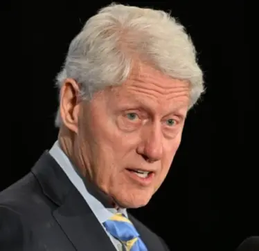 Bill Clinton: Jam lodhur duke parë myslimanët të poshtërohen vetëm pse janë myslimanë