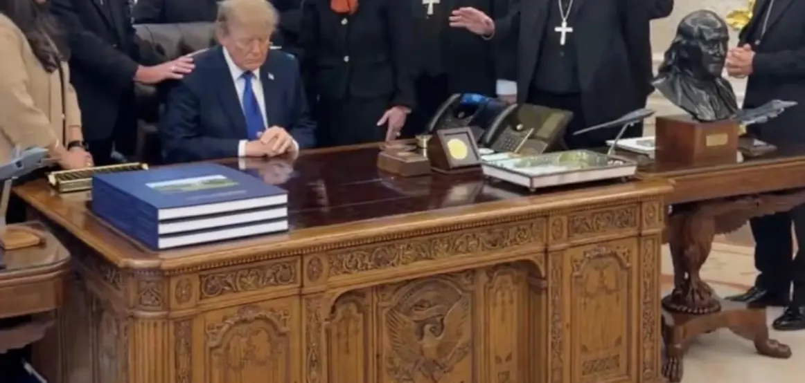 Në SHBA, peshkopët katolikë u lutën për Trumpin në Zyrën Ovale