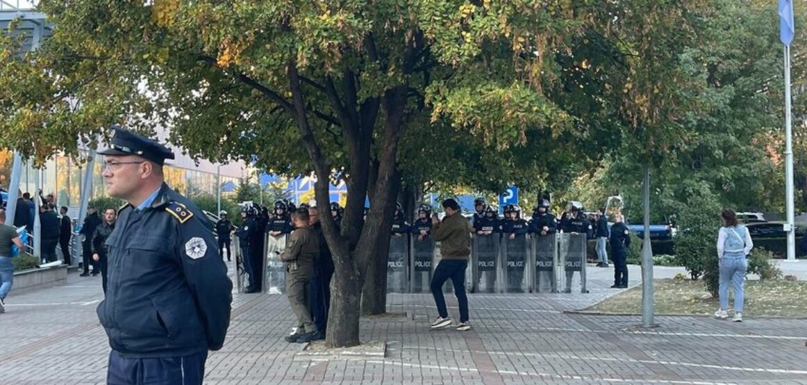 Policia e Kosovës falënderon qytetarët për protestën e qetë dhe pa incidente