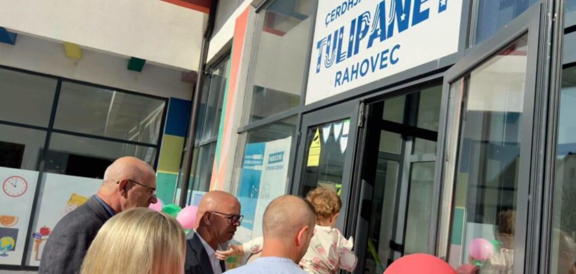 Rreth 400 fëmijë të çerdheve në Rahovec përfitojnë sigurim shëndetësor