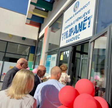 Rreth 400 fëmijë të çerdheve në Rahovec përfitojnë sigurim shëndetësor
