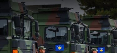 Kosova blen nga Gjermania 12 kamionë ushtarakë Mercedes Benz 4×4