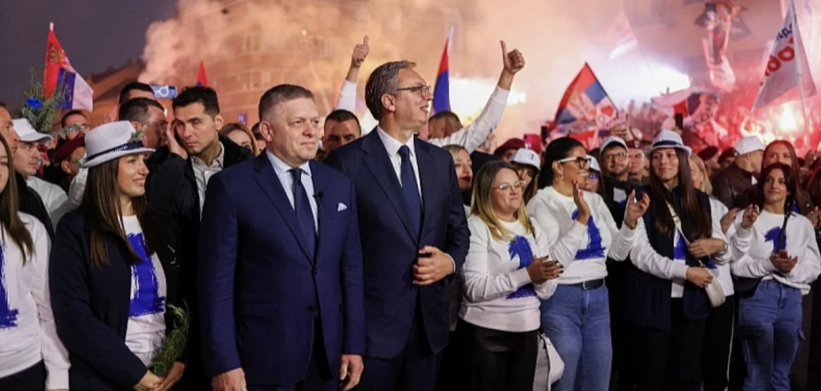Kryeministri i Sllovak Fico mbështet në një tubim zgjedhor në qytetin Serbi