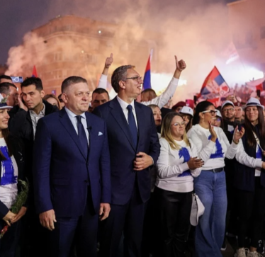 Kryeministri i Sllovak Fico mbështet në një tubim zgjedhor në qytetin Serbi