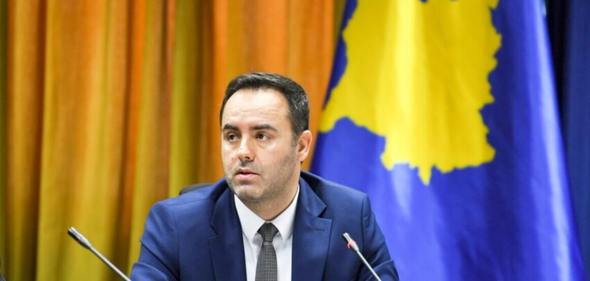 Konjufca ngre alarmin për Serbinë: Rreziku i një lufte të re duhet marrë seriozisht