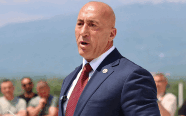 Haradinaj e lidh shkarkimin e Isufajt me sulmet e Kurtit: Po i vjen erë e keqe kësaj pune