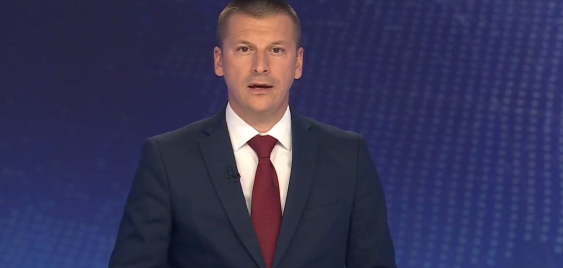 “Heshtëm dhe nuk thamë të vërtetën!”, Televizioni Publik Serb kërkon falje pas ikjes së Vuçiç