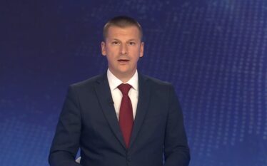 “Heshtëm dhe nuk thamë të vërtetën!”, Televizioni Publik Serb kërkon falje pas ikjes së Vuçiç