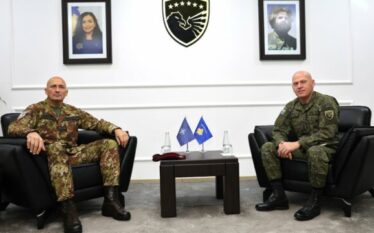 Bashkim Jashari e pret në takim komandantin e ri të KFOR-it, diskutojnë rëndësinë e komunikimit për ta rauajtur paqen në Kosovë