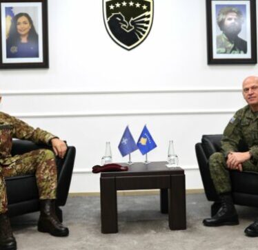 Bashkim Jashari e pret në takim komandantin e ri të KFOR-it, diskutojnë rëndësinë e komunikimit për ta rauajtur paqen në Kosovë