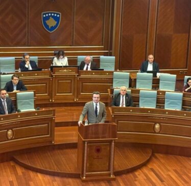 Kurti për Specialen: Ju mbështesim, por me votën merrni edhe përgjegjësinë
