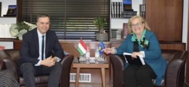 Ambasadori hungarez: Presim të forcojmë bashkëpunimin me Presidenten Shiroka-Pula