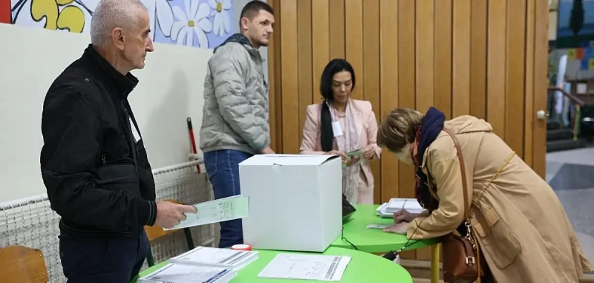 Bosnja voton, qytetarët kërkojnë ndryshim mes tensioneve politike