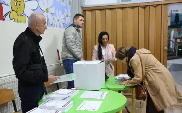 Bosnja voton, qytetarët kërkojnë ndryshim mes tensioneve politike