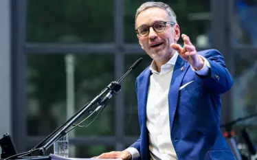 Bomba politike në Austri, e djathta përgatitet për rrëzimin e qeverisë: “Stalla e kuqe marksiste po tallet me qytetarët”