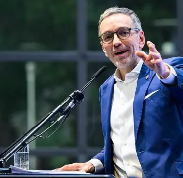Bomba politike në Austri, e djathta përgatitet për rrëzimin e qeverisë: “Stalla e kuqe marksiste po tallet me qytetarët”
