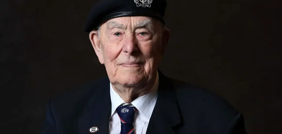 Vdes në moshën 100-vjeçare veterani i Luftës së Dytë Botërore Henry Rice, i mbijetoi një sulmi me silur