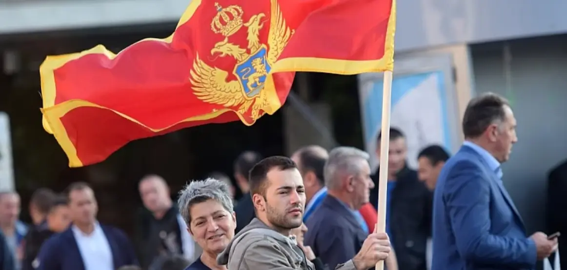 Britanikja padit autoritetet lokale në Londër, thotë se e shqetëson Ambasada e Malit të Zi në lagje