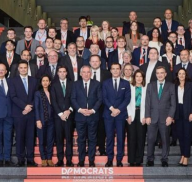 Demokratët Europianë: Po informohemi se Partia e Vuçiq mund të nis konfrontime pas rezultateve të para