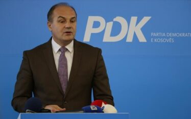Enver Hoxhaj zyrtarizohet si përfaqësues i PDK-së në Grupin Punues për Apelin në Hagë