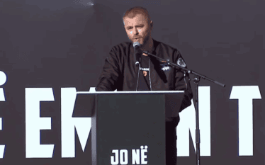 Tasholli nga protesta: Sot jemi këtu për UÇK-në në sheshin që na ka bërë bashkë gjithmonë, do ta mbrojmë luftën tonë të pastër