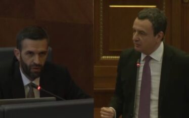 Kurti e Rrahmani replikojnë në kuvend për kodin e ri civil, me nenin që u hap rrugë martesave të personave të gjinisë së njëjtë