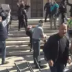 Studentët përmbysin “karriget e dialogut” të Ramës