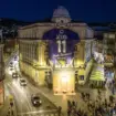 Fanellë gjigante e Edin Xhekos vendoset mbi simbolin e Sarajevës para ndeshjes së lamtumirës me kombëtaren