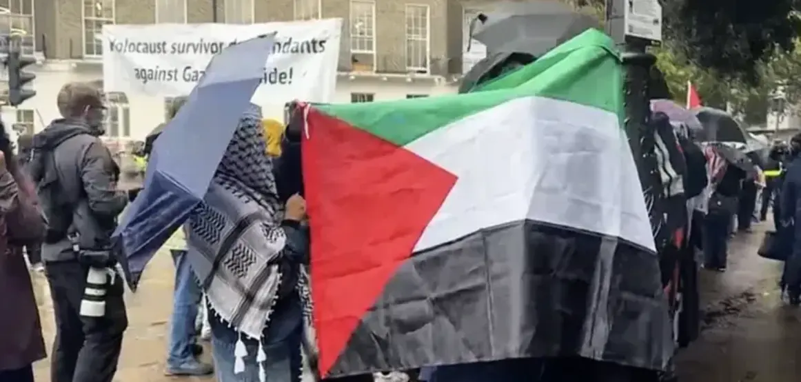 Protestues propalestinezë dhe kundërprotestues përplasen në qendër të Londrës