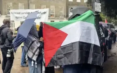 Protestues propalestinezë dhe kundërprotestues përplasen në qendër të Londrës