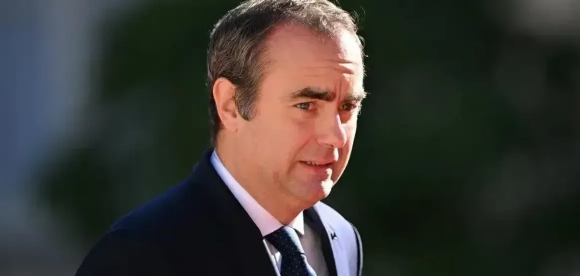 Kryeministri francez njofton dislokim “masiv” të forcave të sigurisë për protestat e fundjavës