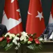 Turqia dhe Kanadaja nisin partneritet strategjik për të thelluar lidhjet tregtare, energjetike dhe të mbrojtjes