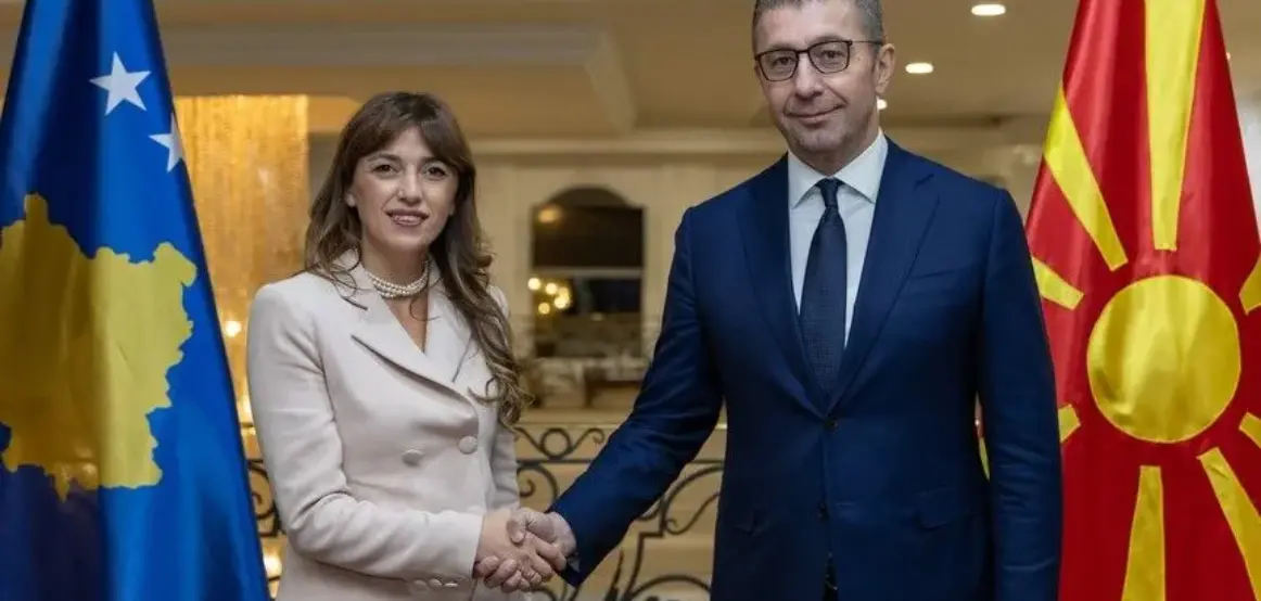 Mickoski në takim me Haxhiun: Përmes dialogut të hapur mund të kontribuojmë në stabilitet më të madh të rajonit