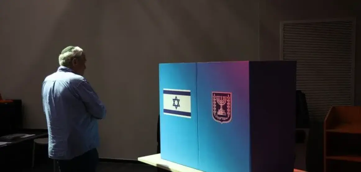 Aleanca arabe akuzon Netanyahun se përdori një imazh të rremë për të ekzagjeruar pjesëmarrjen e votuesve