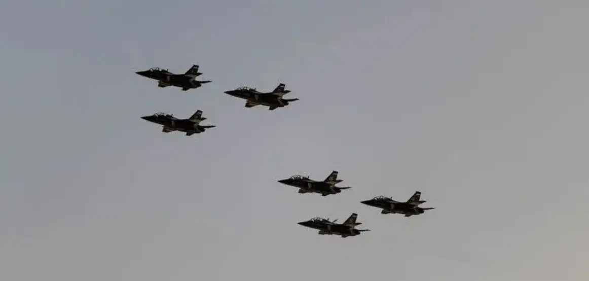 Koalicioni i udhëhequr nga Arabia Saudite: 100 avionë luftarakë morën pjesë në operacionin në Jemen kundër Huthive