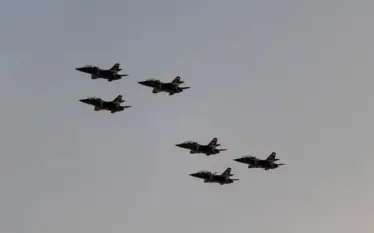 Koalicioni i udhëhequr nga Arabia Saudite: 100 avionë luftarakë morën pjesë në operacionin në Jemen kundër Huthive