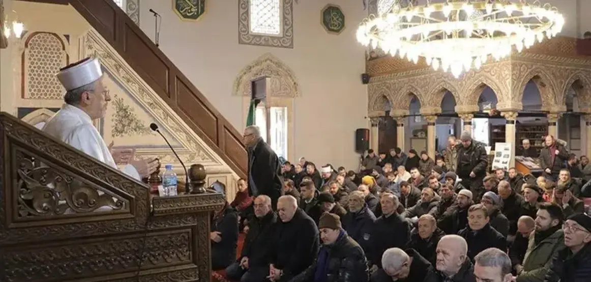 Nga xhamitë e Kosovës u bëhet thirrje shqiptarëve të Luginës së Preshevës të votojnë për “Koalicionin Shqiptar”