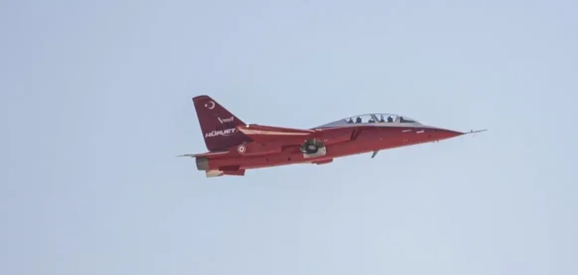 Spanja planifikon të blejë 15 avionë të tjerë stërvitorë turq “Hurjet”