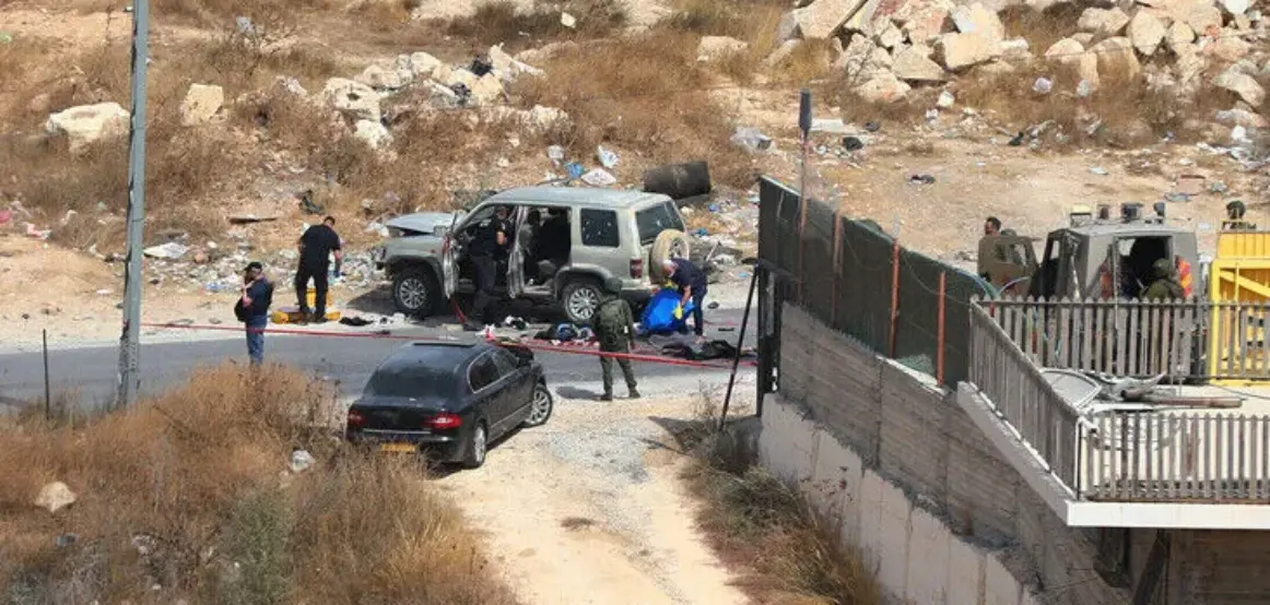 Pushtuesit izraelitë plagosin 4 palestinezë, rrethojnë shtëpinë e një familjeje në Bregun Perëndimor