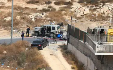 Pushtuesit izraelitë plagosin 4 palestinezë, rrethojnë shtëpinë e një familjeje në Bregun Perëndimor