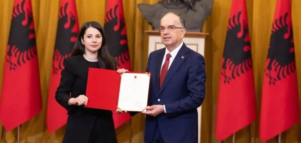 Në Shqipëri krijohet për herë të parë Ministria për Administratën Publike, Adea Pirdeni në krye të saj