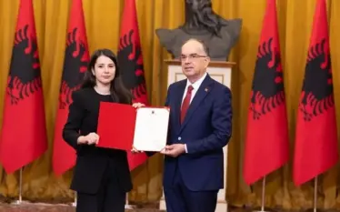 Në Shqipëri krijohet për herë të parë Ministria për Administratën Publike, Adea Pirdeni në krye të saj